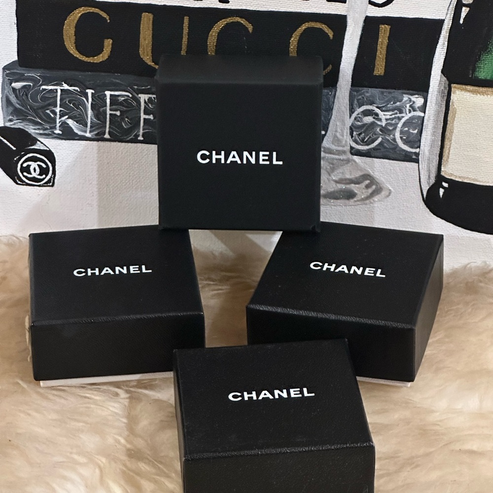 CHANEL BOX FOR Earring Ring Brooch Black Size 2.6” X 2.6” ( Listing For 1 Only) - Picture 5 of 9